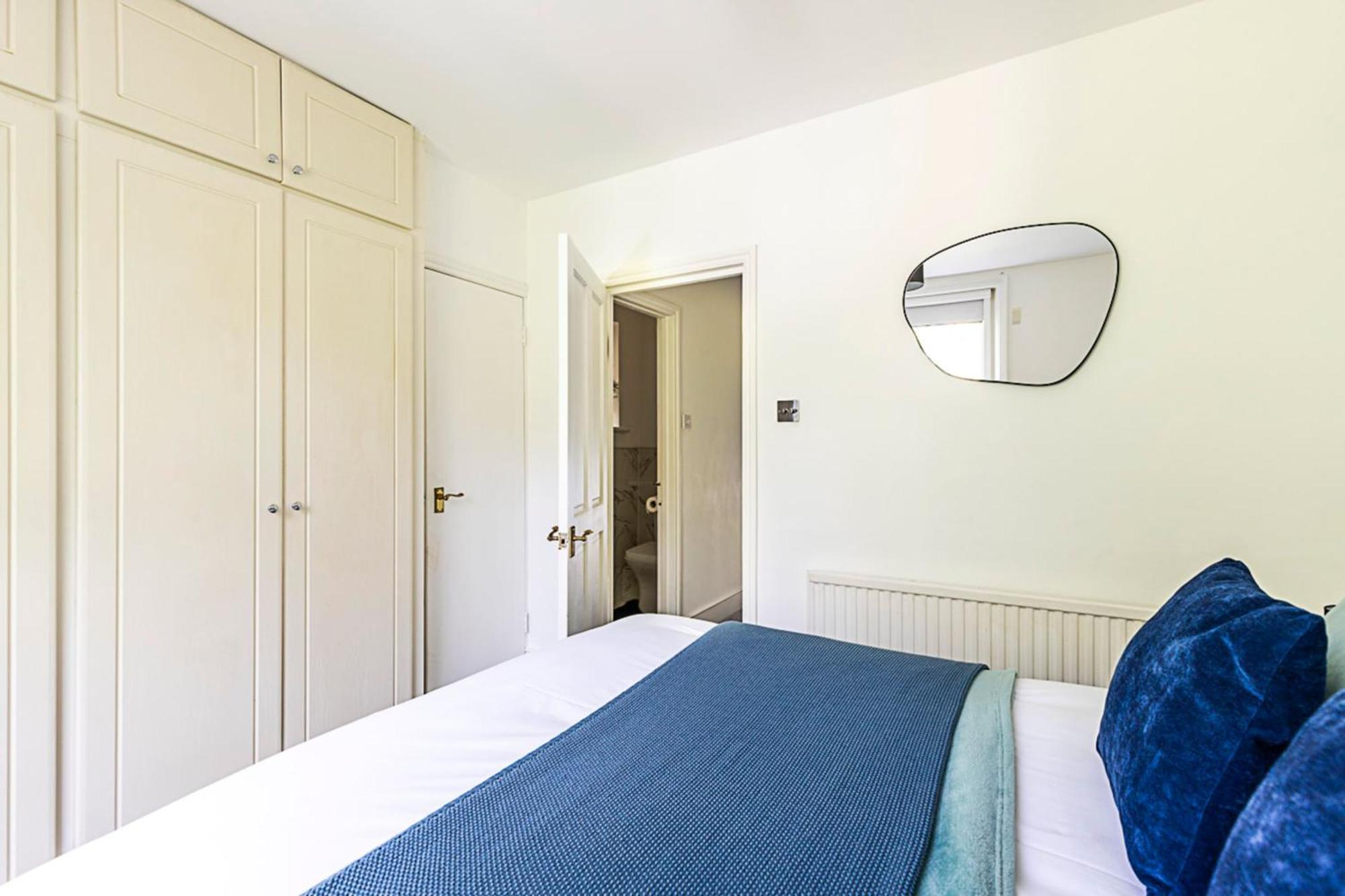 Stylish Hideaway Flat At Milton Park Highgate Londra